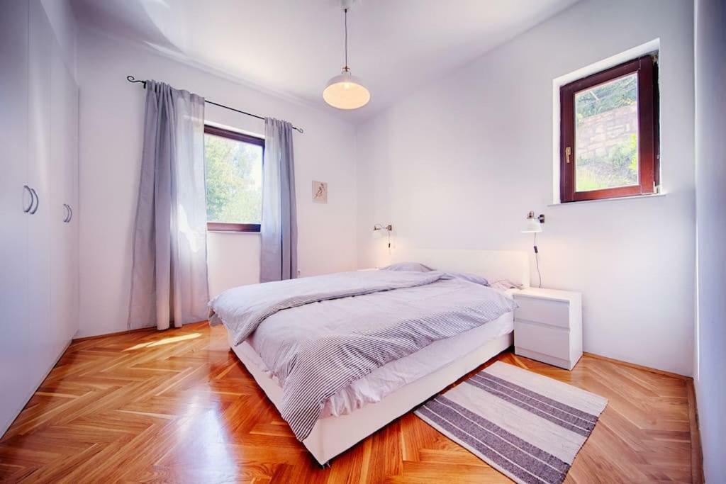 Ferienwohnung Luceissa Vis Exterior foto